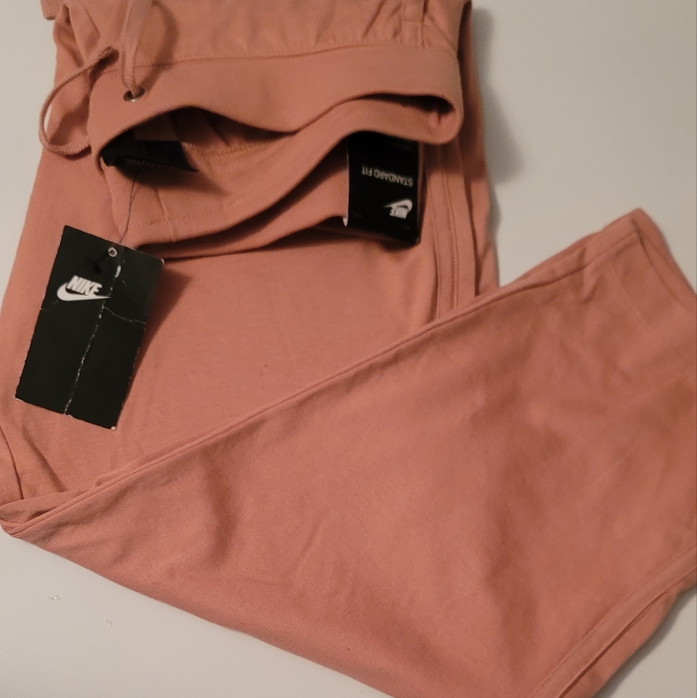 Nike Capri pants with drawstring and pockets sz med